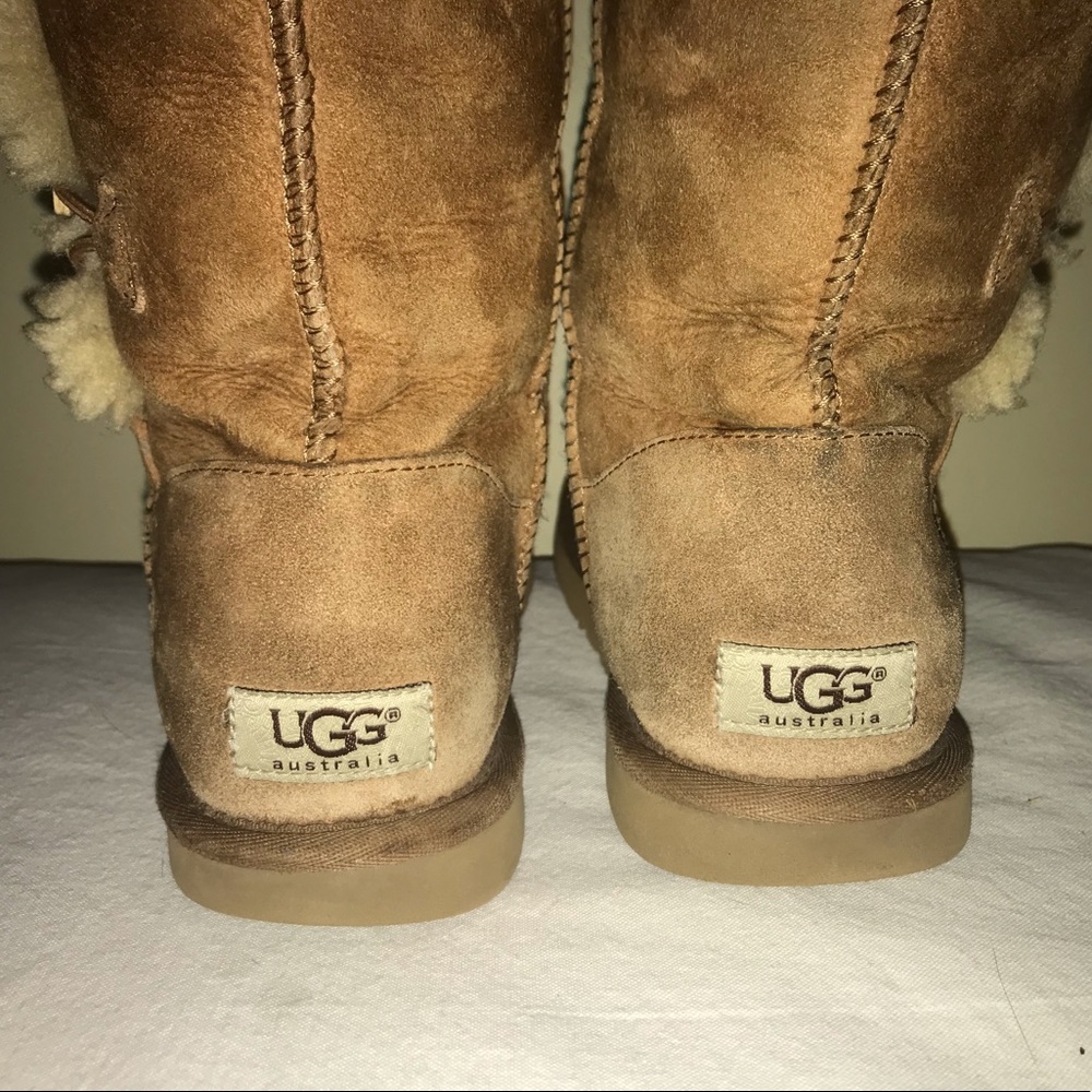 Triple Bailey Button Uggs - Picture 5 of 6
